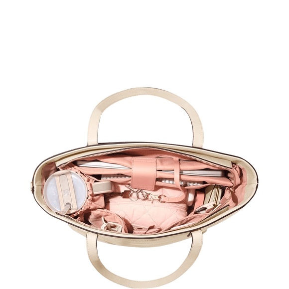 Poppy & peonies GO-GETTER leather  TOTE cream like new - Picture 2 of 9